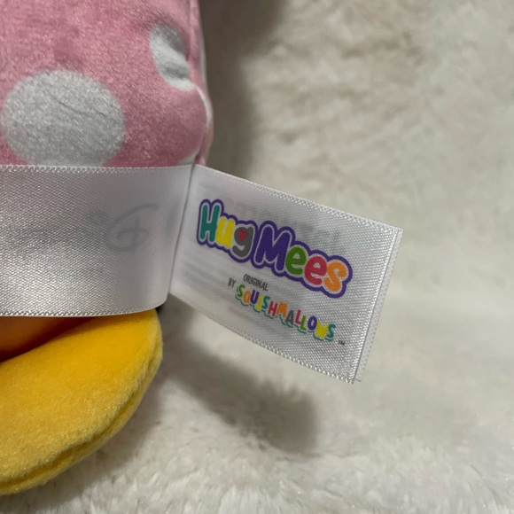Minnie Mouse Hugmees by Squishmallows - Picture 4 of 5